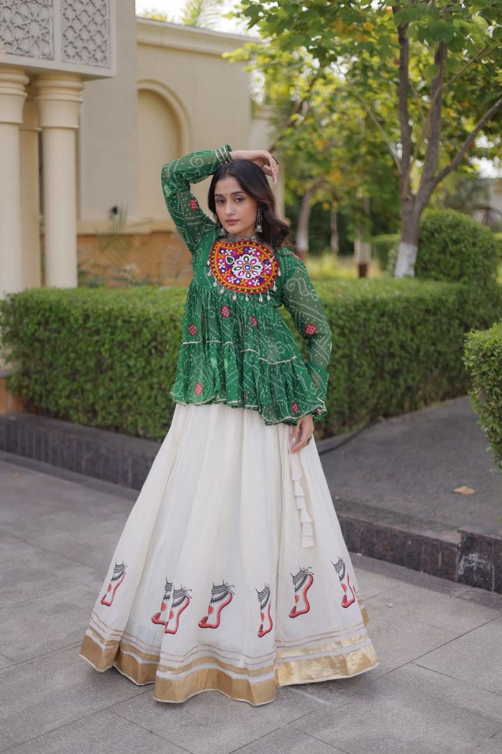 Navratri lehenga choli for women with Faux Georgette Bandhani top
